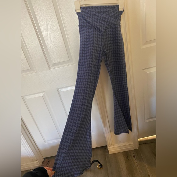 aerie Pants & Jumpsuits Aerie Crossover Houndstooth Yoga Pants